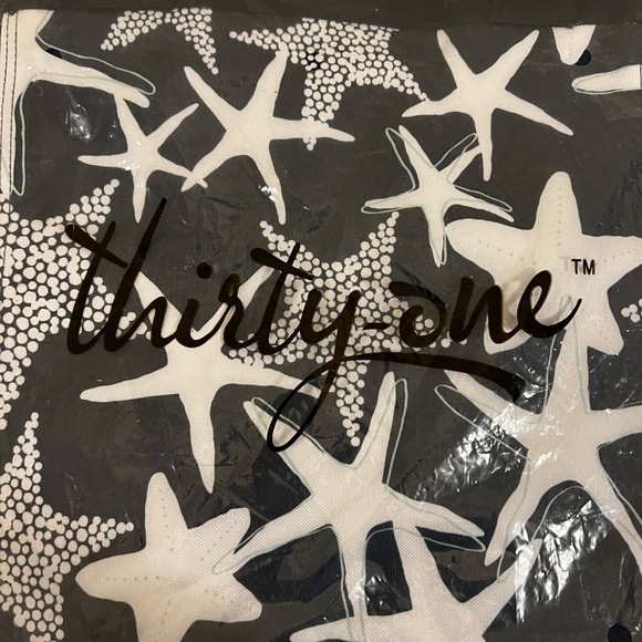 Thirty One Essential Storage Tote - NWOT - Picture 2 of 4